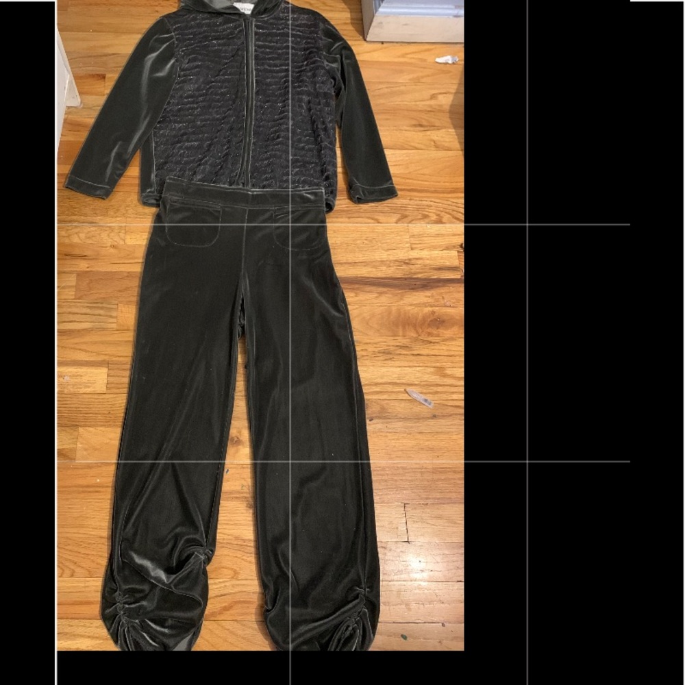 Maripier kids velour suit size 10 New